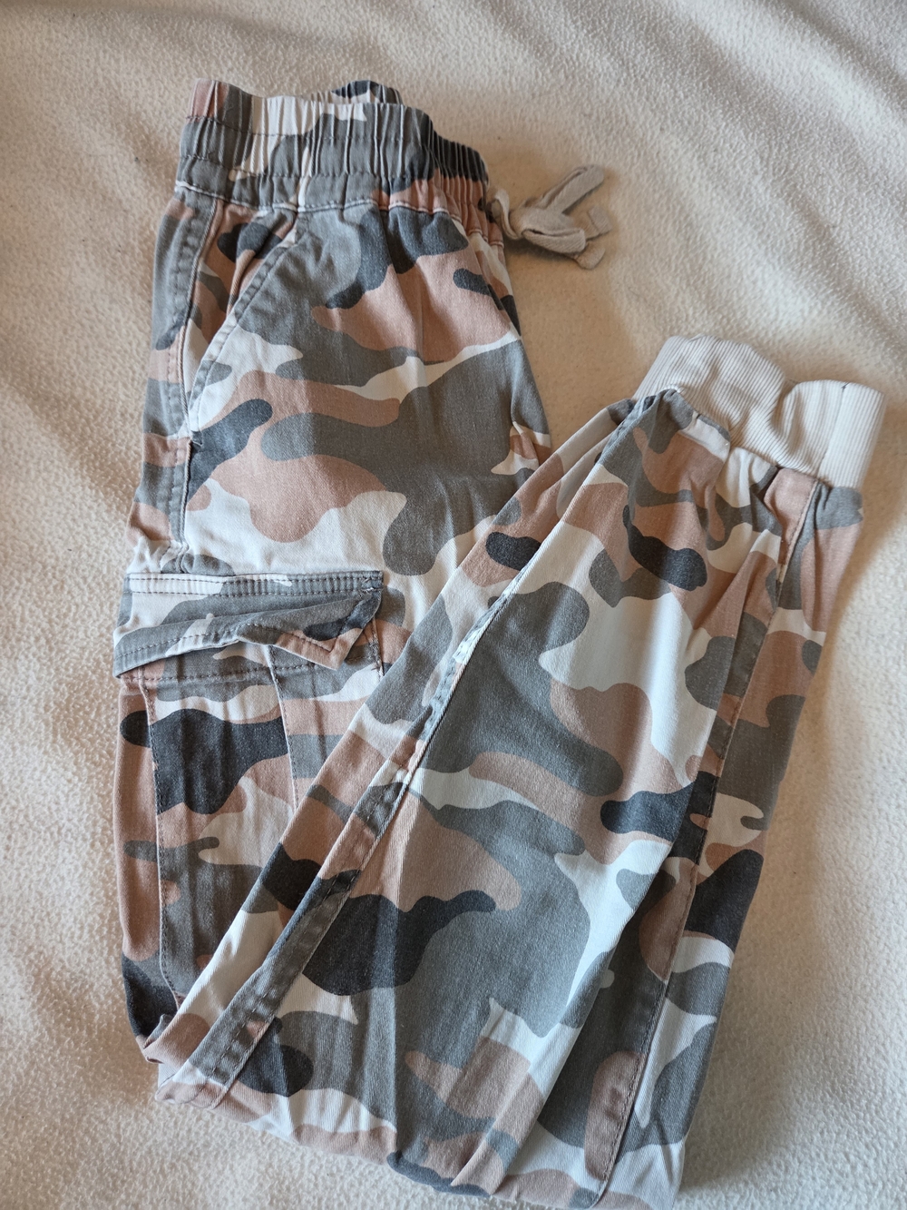 ☀️ 3/$15 Camo Cargo Pants in Blush, Gray & Cream